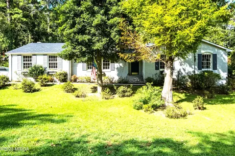 792 Fair Oaks Dr, Macon, GA 31204