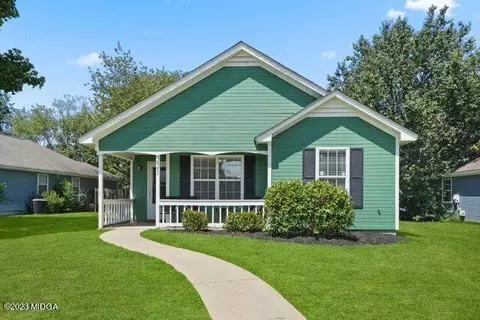 221 Kensington Cir, Warner Robins, GA 31093