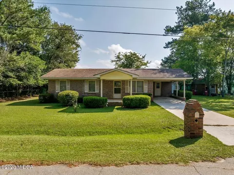 12 Fairway Dr #105, Hawkinsville, GA 31036