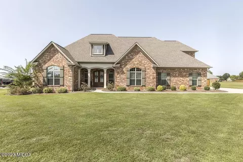 4057 Coosa Dr, Bonaire, GA 31005