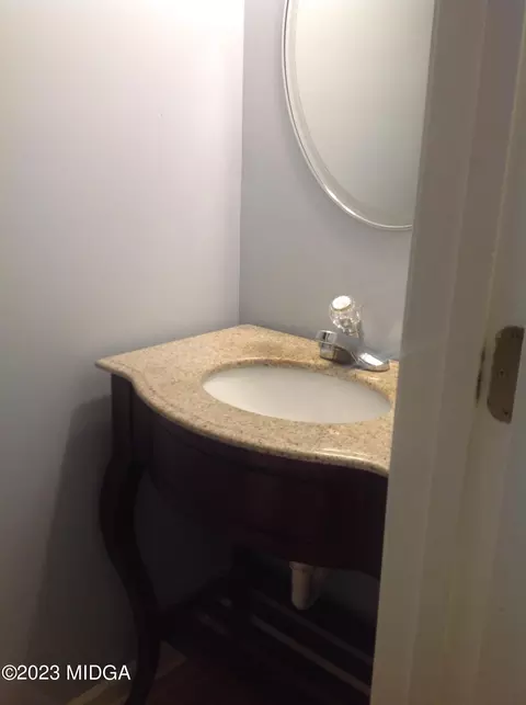 Bath - 152 Henry Dr, Gray, GA 31032 photo 2 of 16