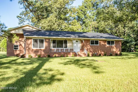 328 Railroad St, Pitts, GA 31072