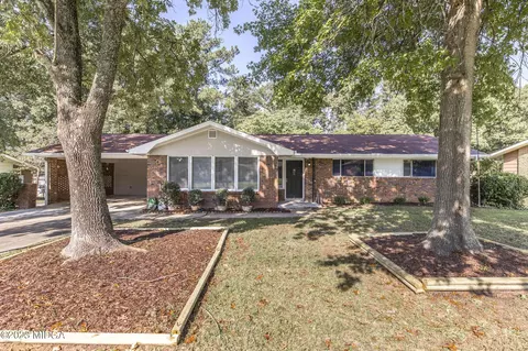 305 Forest Hill Dr, Warner Robins, GA 31088