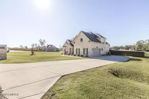241 Lannington Dr, Lizella, GA 31052