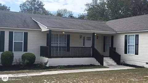 124 Briar Creek Dr, Lizella, GA 31052