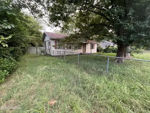 2731 Barrett Ave, Macon, GA 31206