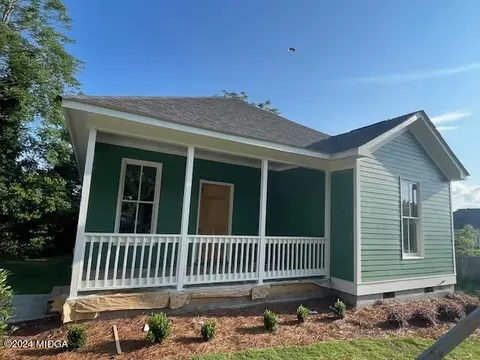 1042 Maple St, Macon, GA 31201