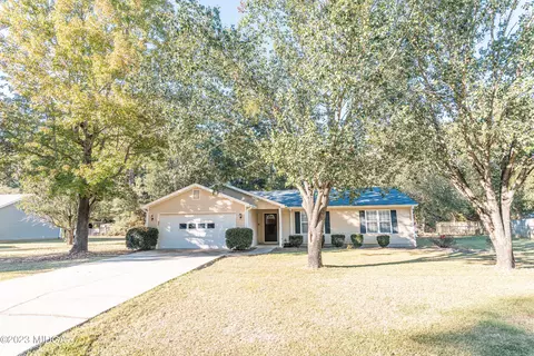 102 Sweetgum Dr, Perry, GA 31069
