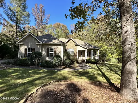 145 Cross Creek Cir, Macon, GA 31210
