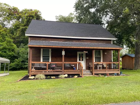 204 W Heritage St, Byron, GA 31008