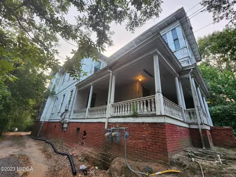 1946 Forsyth St, Macon, GA 31201