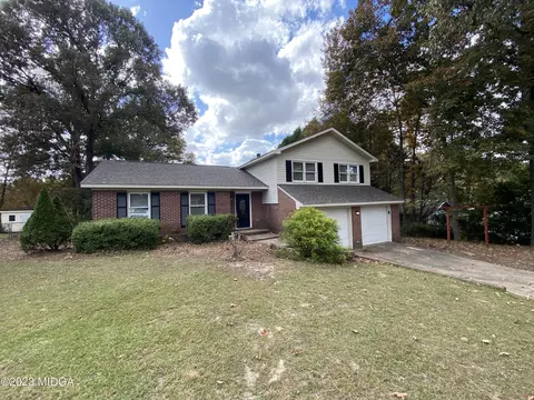 109 Springwood Dr, Warner Robins, GA 31088