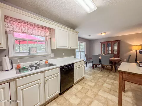 165 Howard Ct, Gray, GA 31032 photo 23