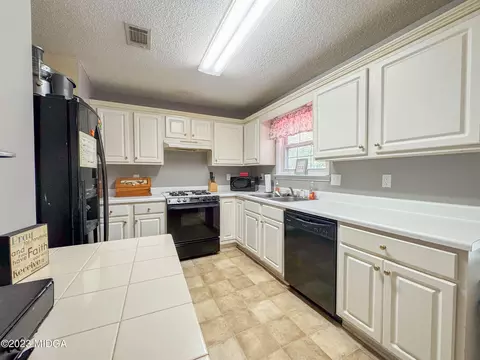 165 Howard Ct, Gray, GA 31032 photo 12