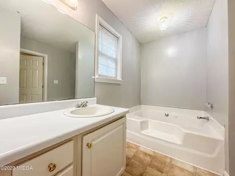 165 Howard Ct, Gray, GA 31032 photo 17
