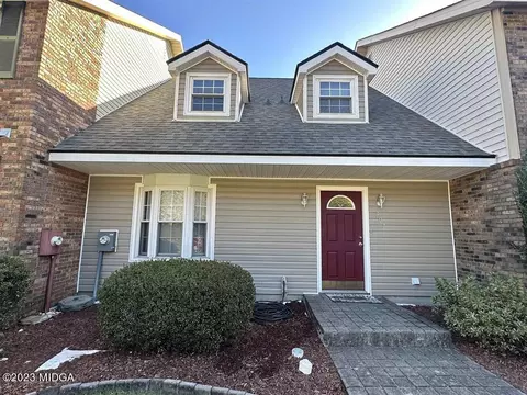 307 Leisure Lake Dr, Warner Robins, GA 31088