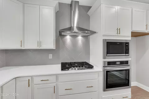 Kitchen - 106 Lady Ln, Warner Robins, GA 31088 photo 5 of 8