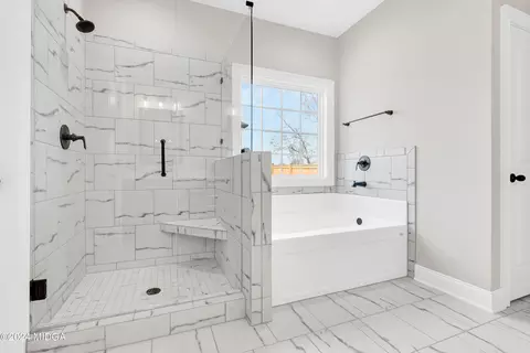 Bath - 106 Lady Ln, Warner Robins, GA 31088 photo 6 of 10
