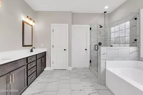 Bath - 106 Lady Ln, Warner Robins, GA 31088 photo 2 of 10