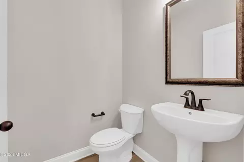 Bath - 106 Lady Ln, Warner Robins, GA 31088 photo 1 of 10