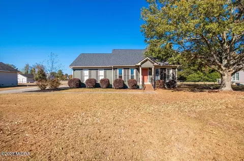 180 Stonefield Cir, Macon, GA 31216