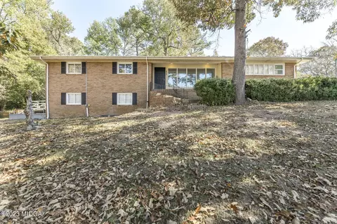 402 Taylor St, Warner Robins, GA 31093