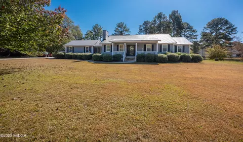 27 Spring Valley Dr, Hawkinsville, GA 31036