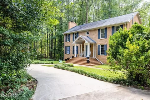 411 Loraine Woods Dr, Macon, GA 31210