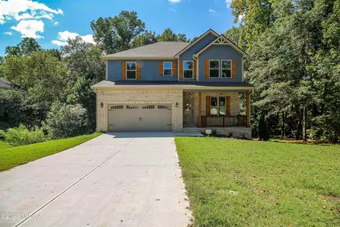 594 Trotters Ln, Mcdonough, GA 30252