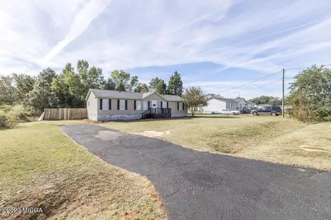 208 Colonial Dr, Byron, GA 31008 photo 2