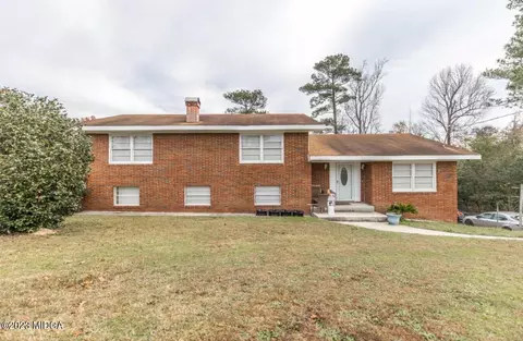 3843 Woodside Dr, Macon, GA 31206