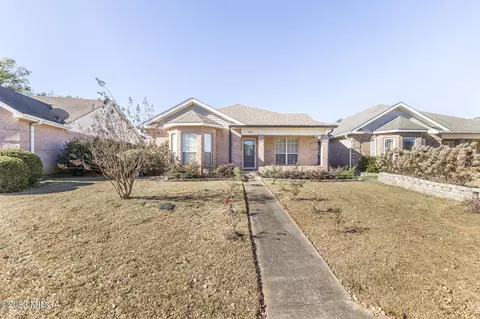 141 Williamstown Dr, Warner Robins, GA 31093