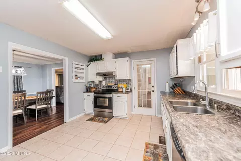 1381 Cambridge Dr, Perry, GA 31069 photo 7
