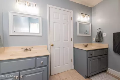1381 Cambridge Dr, Perry, GA 31069 photo 25