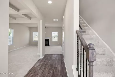 160 Cherokee Rose Dr, Jackson, GA 30233 photo 4