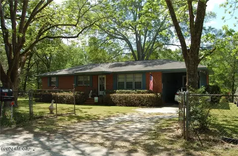 108 Carolyn Ct, Fort Valley, GA 31030
