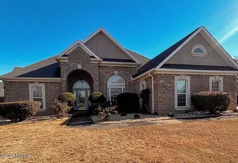 208 Pembroke, Centerville, GA 31028