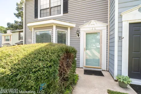 126 Carriage Hill Dr, Warner Robins, GA 31088