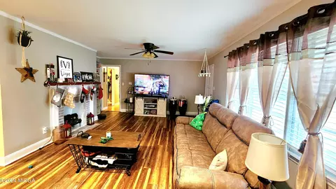 101 Pine Crest Dr, Byron, GA 31008 photo 4