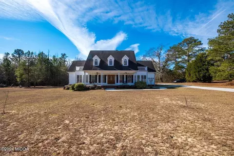 7912 Bethel Church Rd, Lizella, GA 31052
