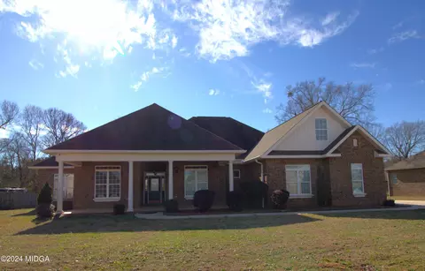 345 Rowland Cir, Byron, GA 31008