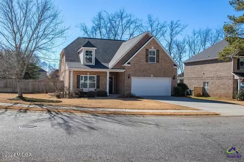 813 Hawks Nest Dr, Kathleen, GA 31047