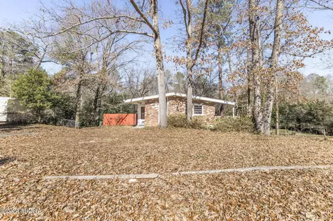 208 Choctaw St, Warner Robins, GA 31088