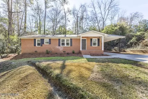 2768 Pinewood Dr, Macon, GA 31204