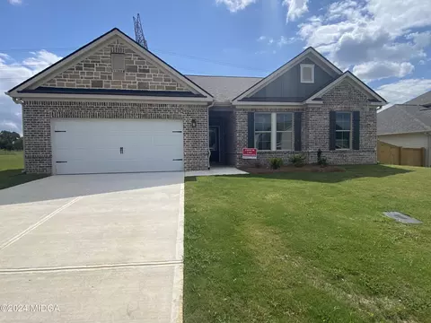 208 Davids Place Dr, Warner Robins, GA 31088