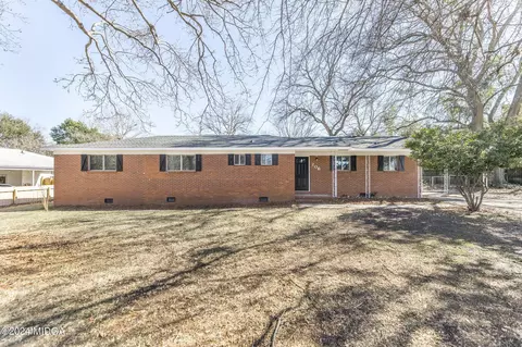 206 Garvin Dr, Centerville, GA 31028