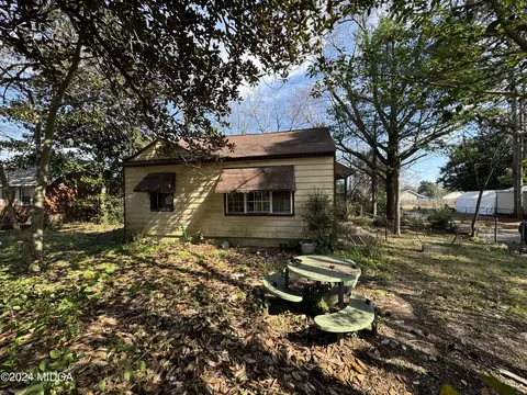 124 Vernon Dr, Warner Robins, GA 31088