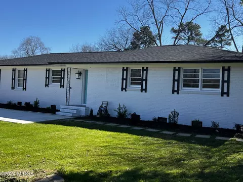 1884 Rocky Creek Rd, Macon, GA 31206