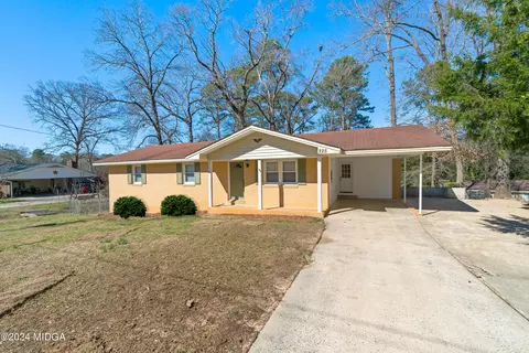 225 E Thomson Dr, Centerville, GA 31028 photo 3