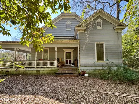 29 N Sumter St, Reynolds, GA 31076